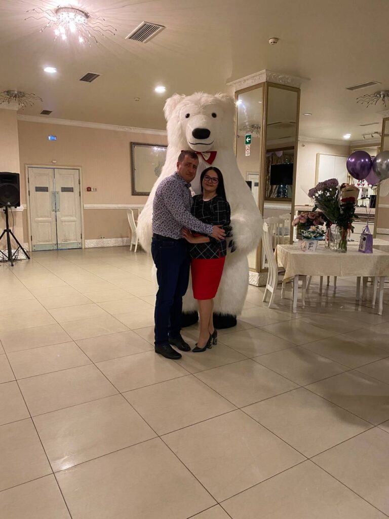 Мишка Умка поздравляет с Днем рождения. Традиционная фотосессия