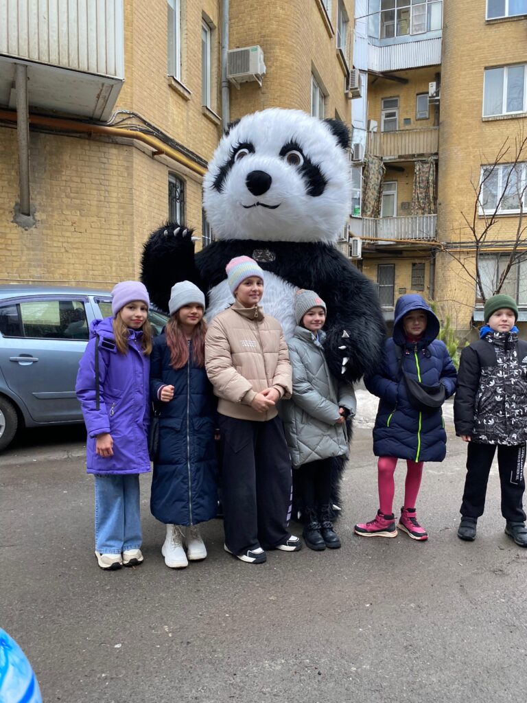 Сегодня панда Амиго поздравлял с Днем рождения
