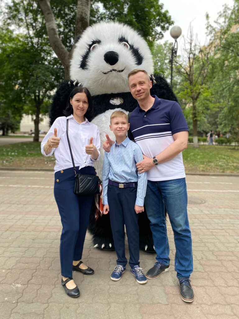 Панда Амиго поздравляет