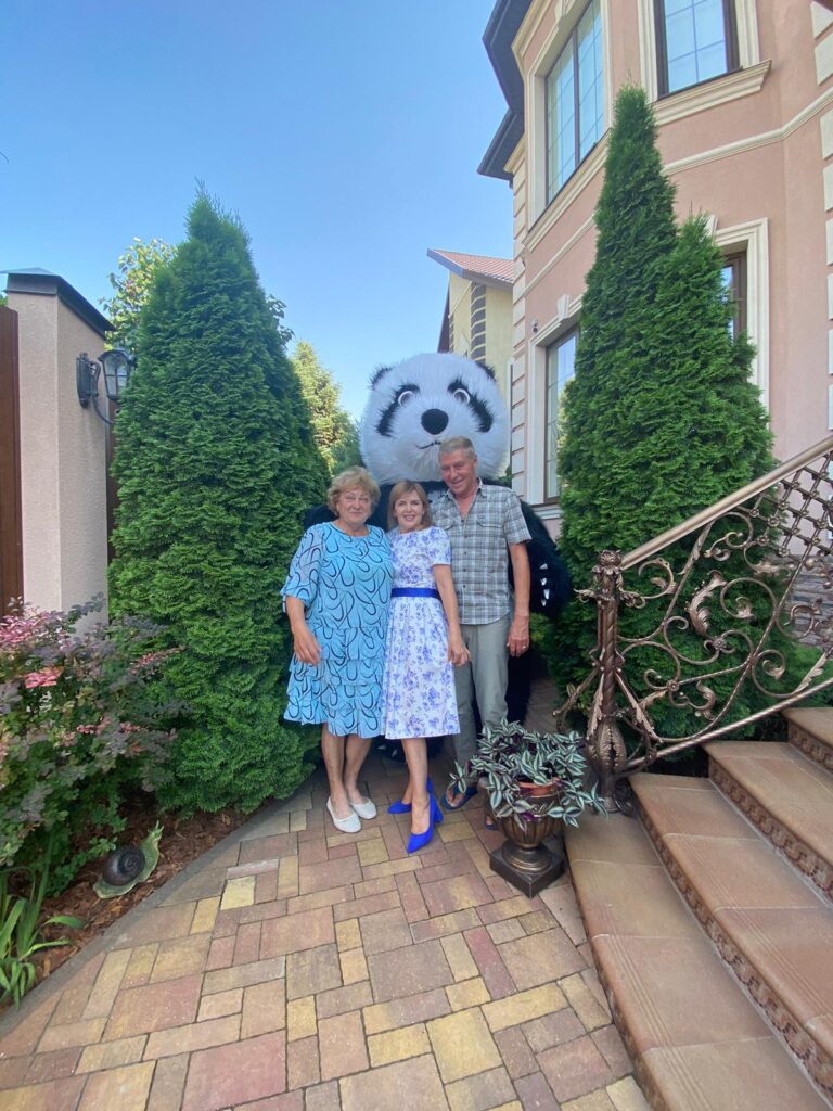 Амиго поздравляет